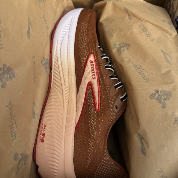 Brooks RunDisney Ghost 17 Chip n Dale Men’s 8 Brown Neutral Running Shoes NIB - Picture 10 of 16